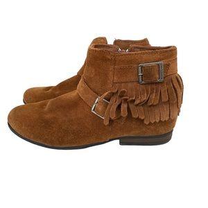 Minnetonka Sued Ankle Boots